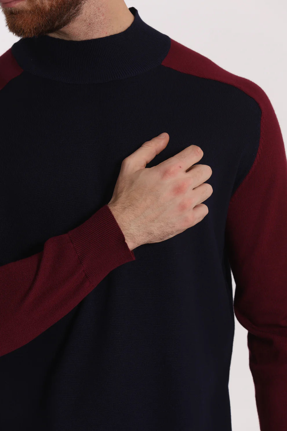 PULLOVER IN MAGLIA BICOLOR A MEZZO COLLO 7x8