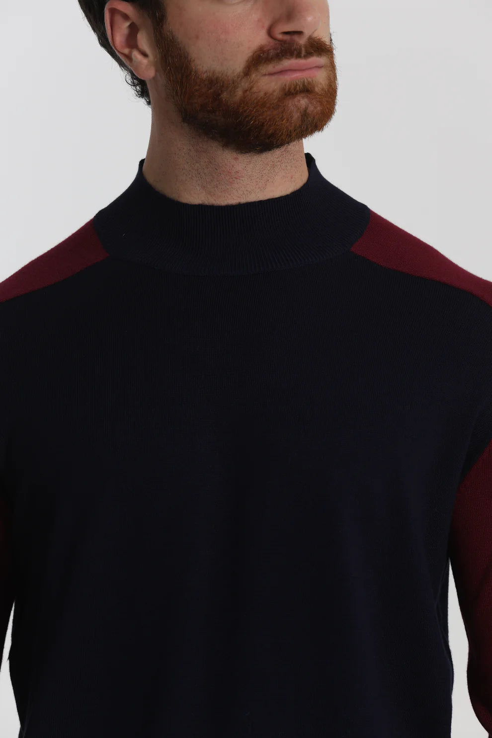 PULLOVER IN MAGLIA BICOLOR A MEZZO COLLO 7x8