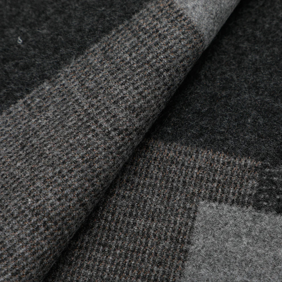 SCIARPA CON MOTIVO GEOMETRICO 7x8