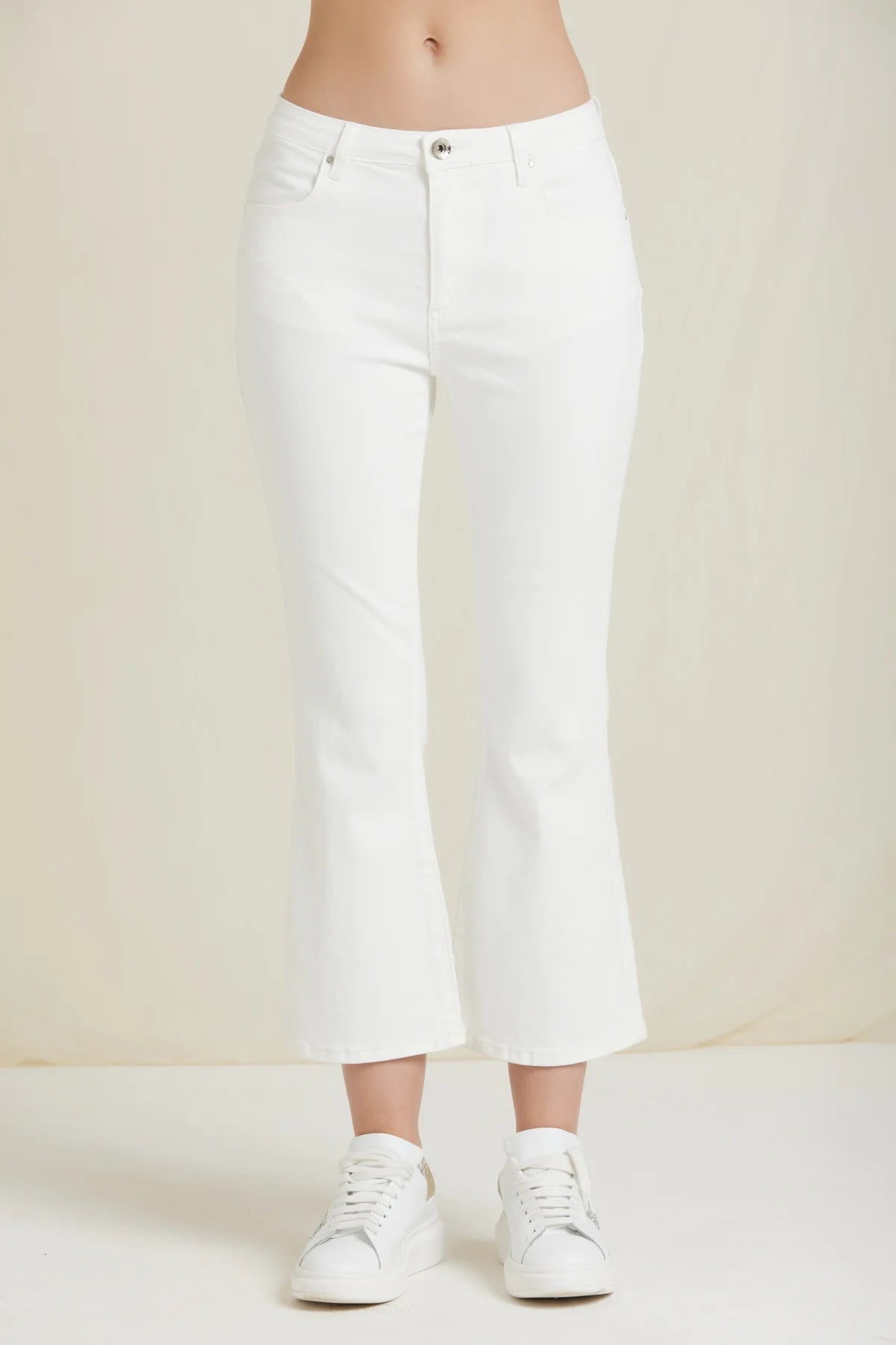 WANDA-BULL SHORT FLARE TAKE TWO