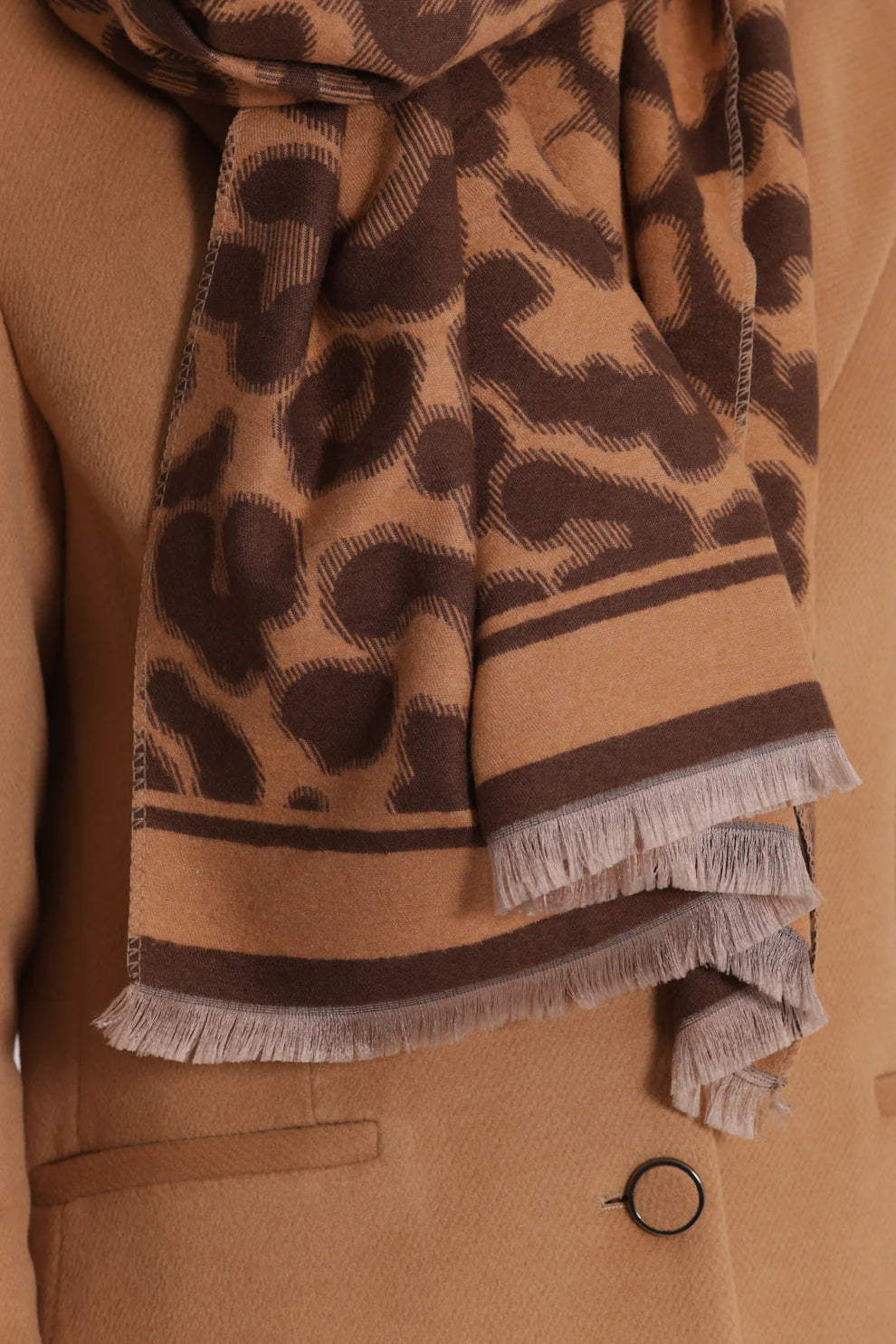 SCIARPA CON MOTIVO LEOPARDATO MIMI-MUA