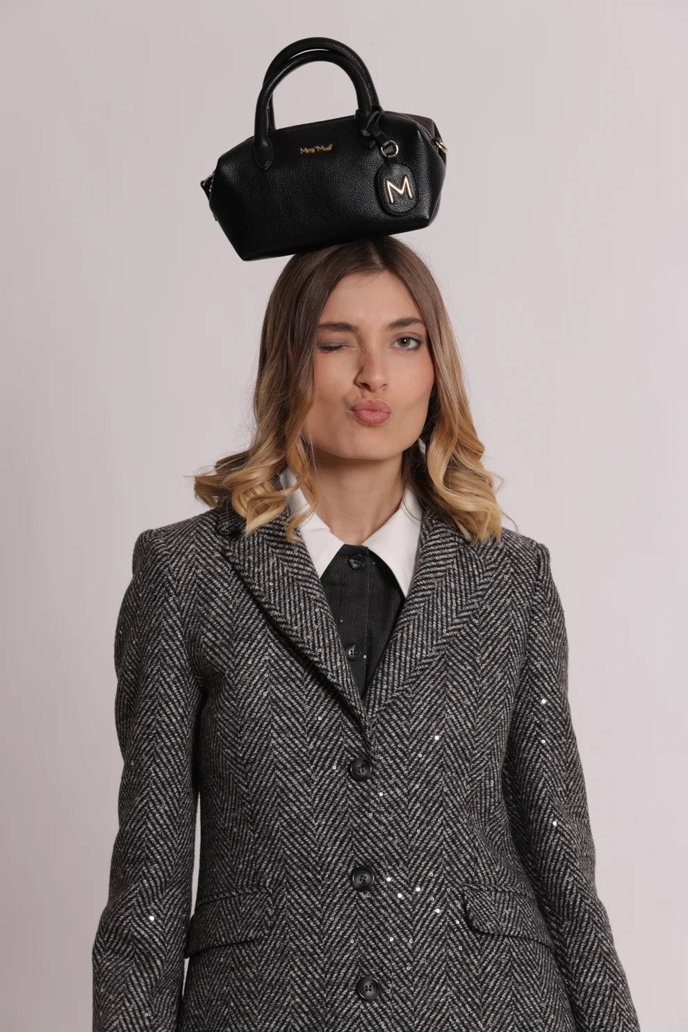 BORSA A BAULETTO PICCOLA CON TARGHETTA LOGATA MIMI-MUA