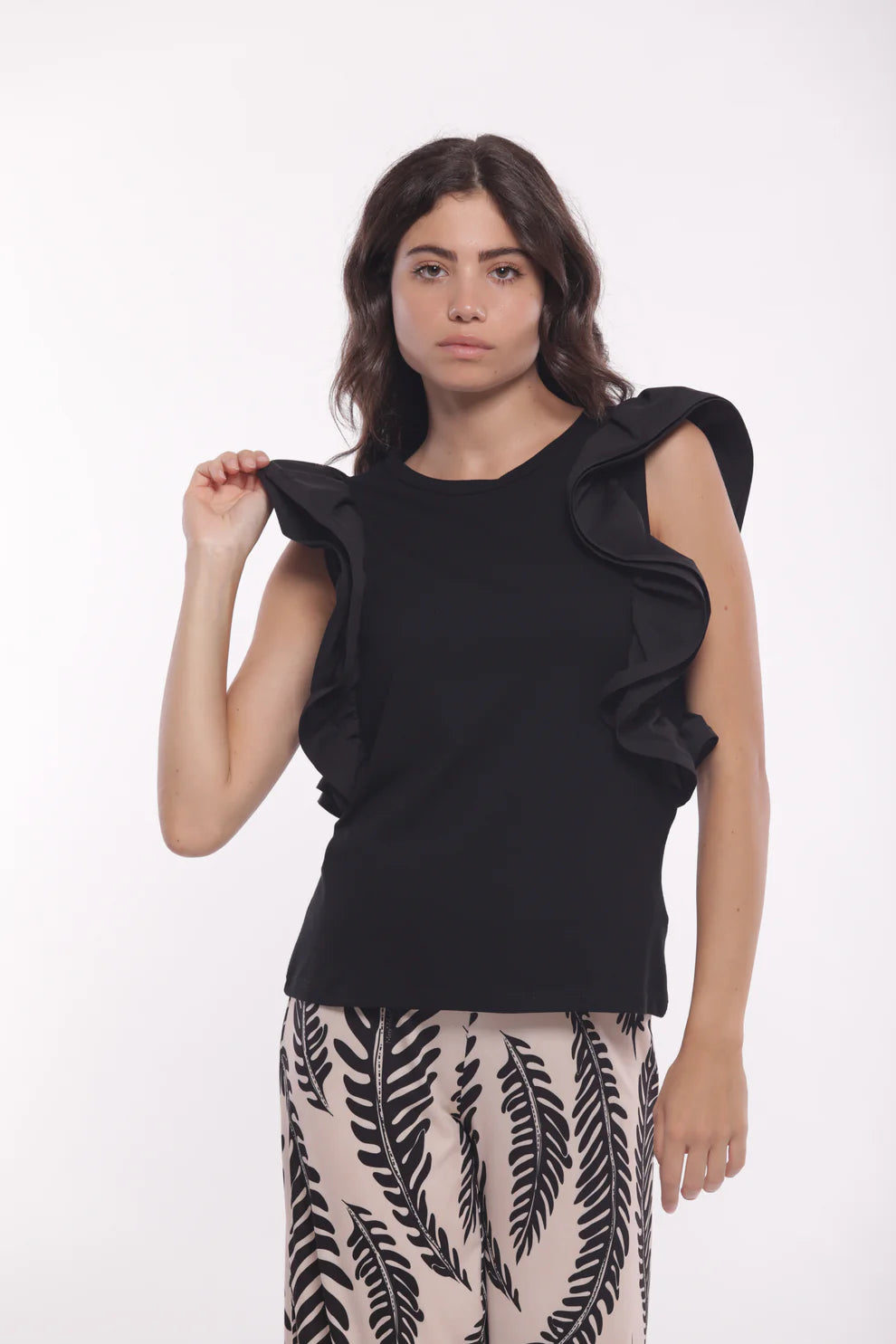 T-SHIRT CON VOULANT "RIGIDE" SU MANICHE MIMI-MUA