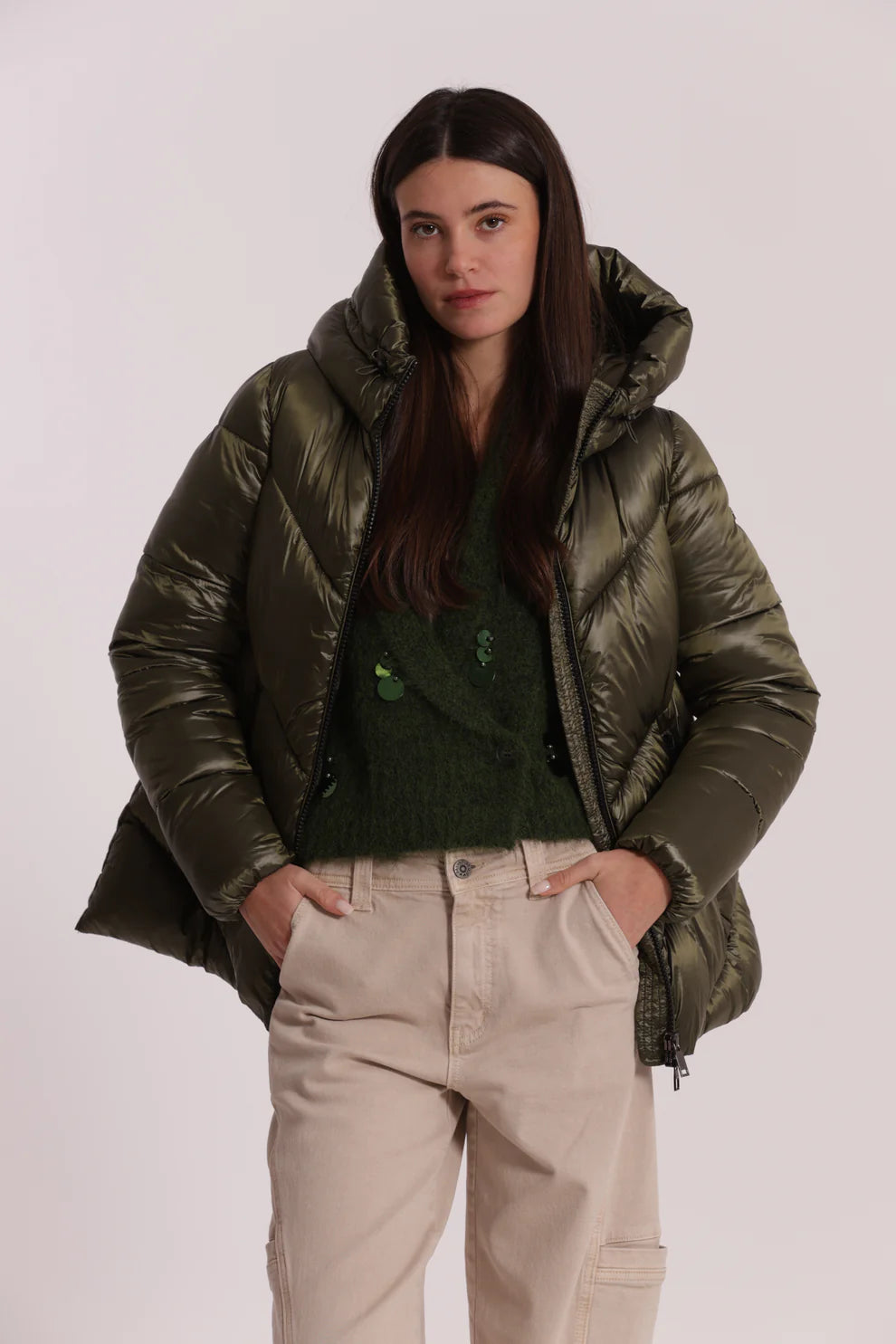 PIUMINO CORTO CON CAPPUCCIO TRAMA GEOMETRICA MIMI-MUA