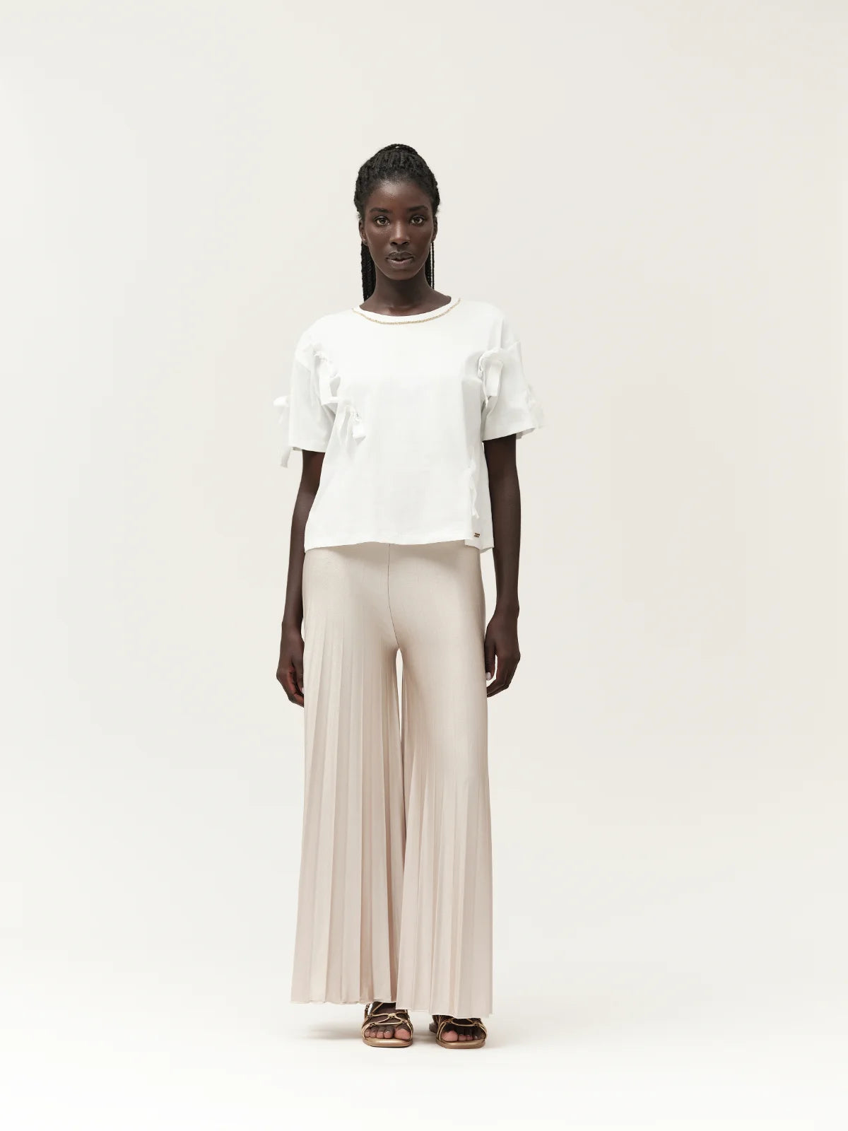 T-SHIRT CON FIOCCHI E STRASS WHITE WISE