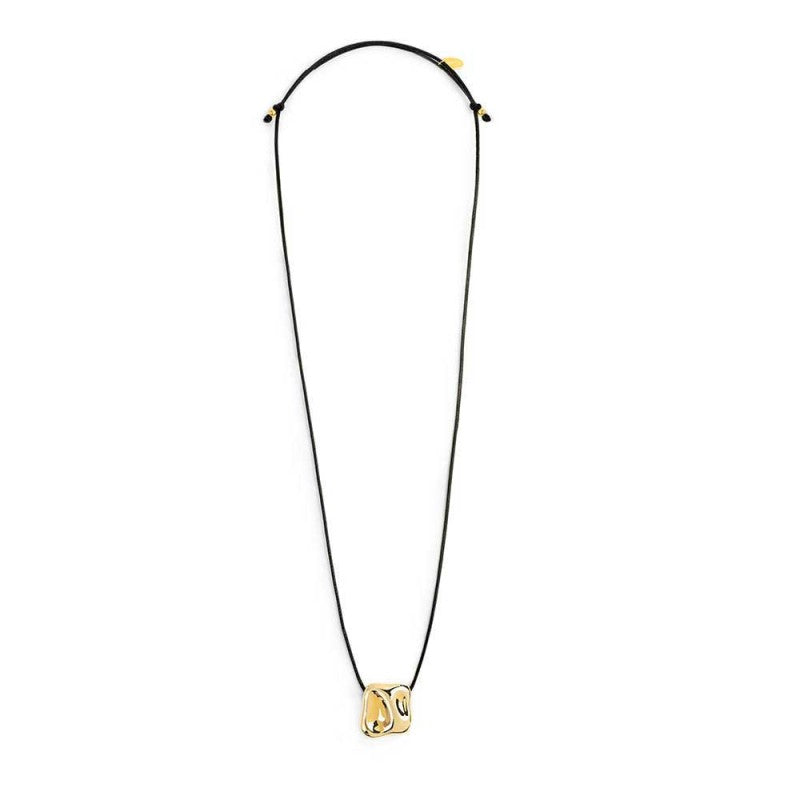 Collana cordino con pendente quadrato irregolare martellato Marlù