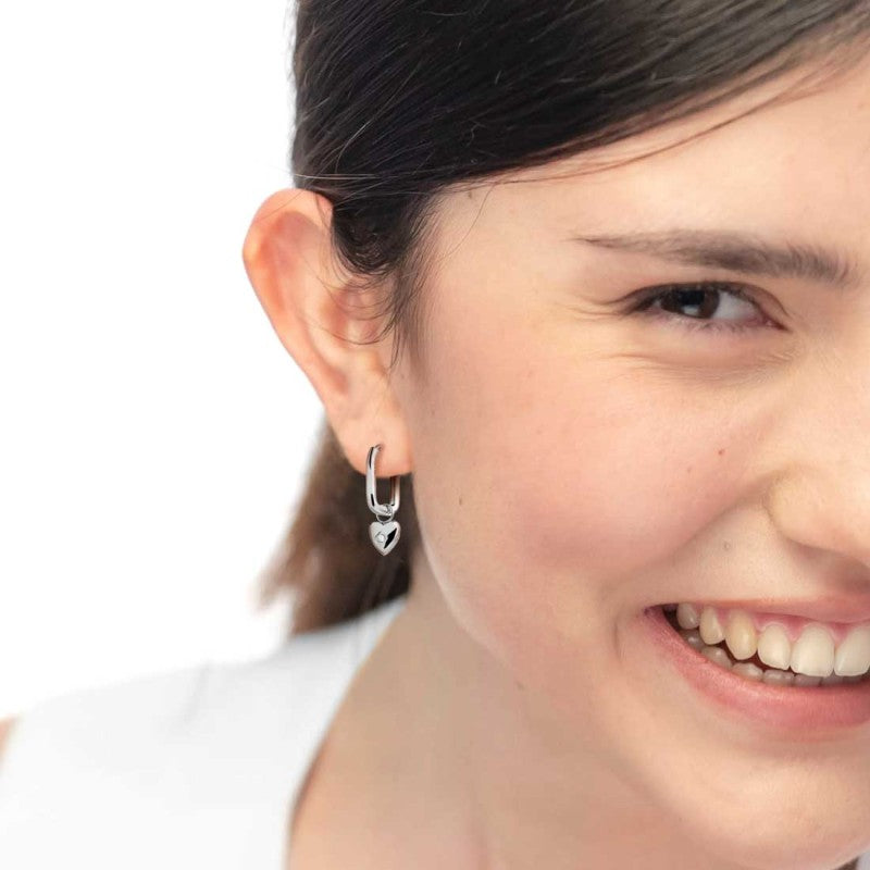 Orecchino ovale con cuore pendente con zircone Marlù