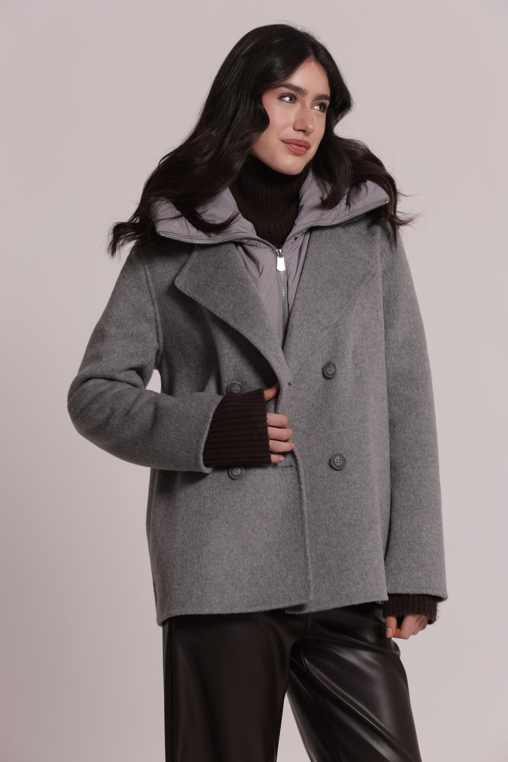CAPPOTTO CORTO CON DETTAGLIO PIUMINO REMOVIBILE MIMI-MUA