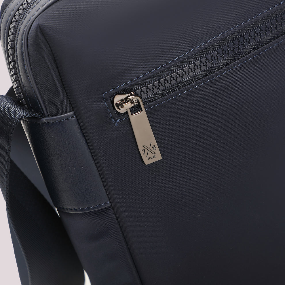 BORSA A TRACOLLA IN NYLON 7x8