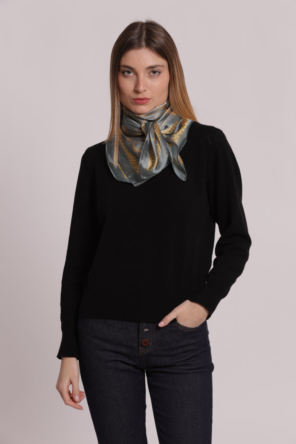 FOULARD CON CERCHIETTI ASIMMETRICI (90X90 cm) MIMI-MUA