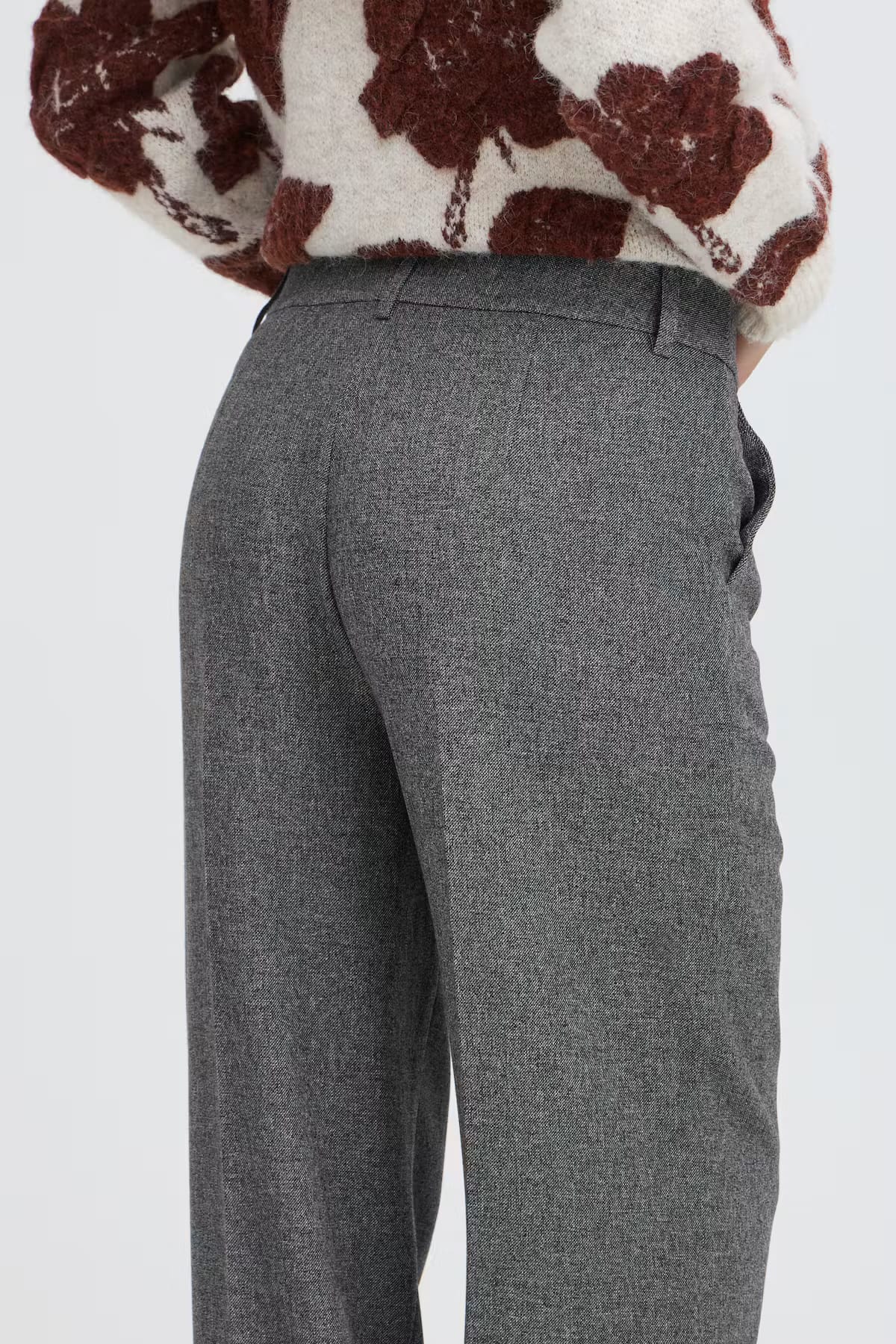 BYETONA Pantalone B.YOUNG
