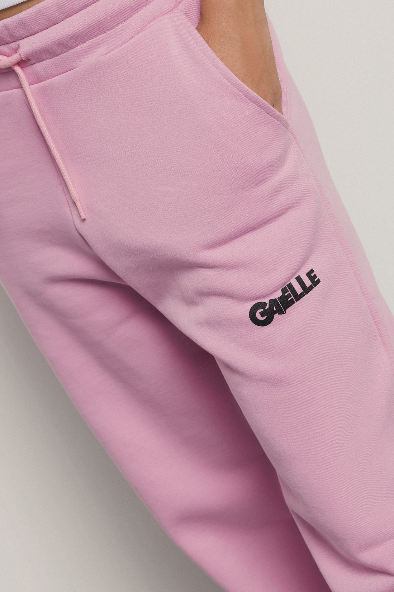 Pantalone in felpa tasche alla francese e stampa Gaëlle Paris