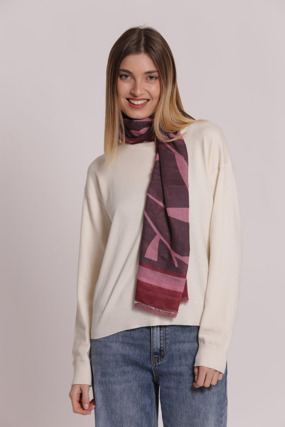 FOULARD CON FOGLIOLINE SPARSE (135X135 cm) MIMI-MUA