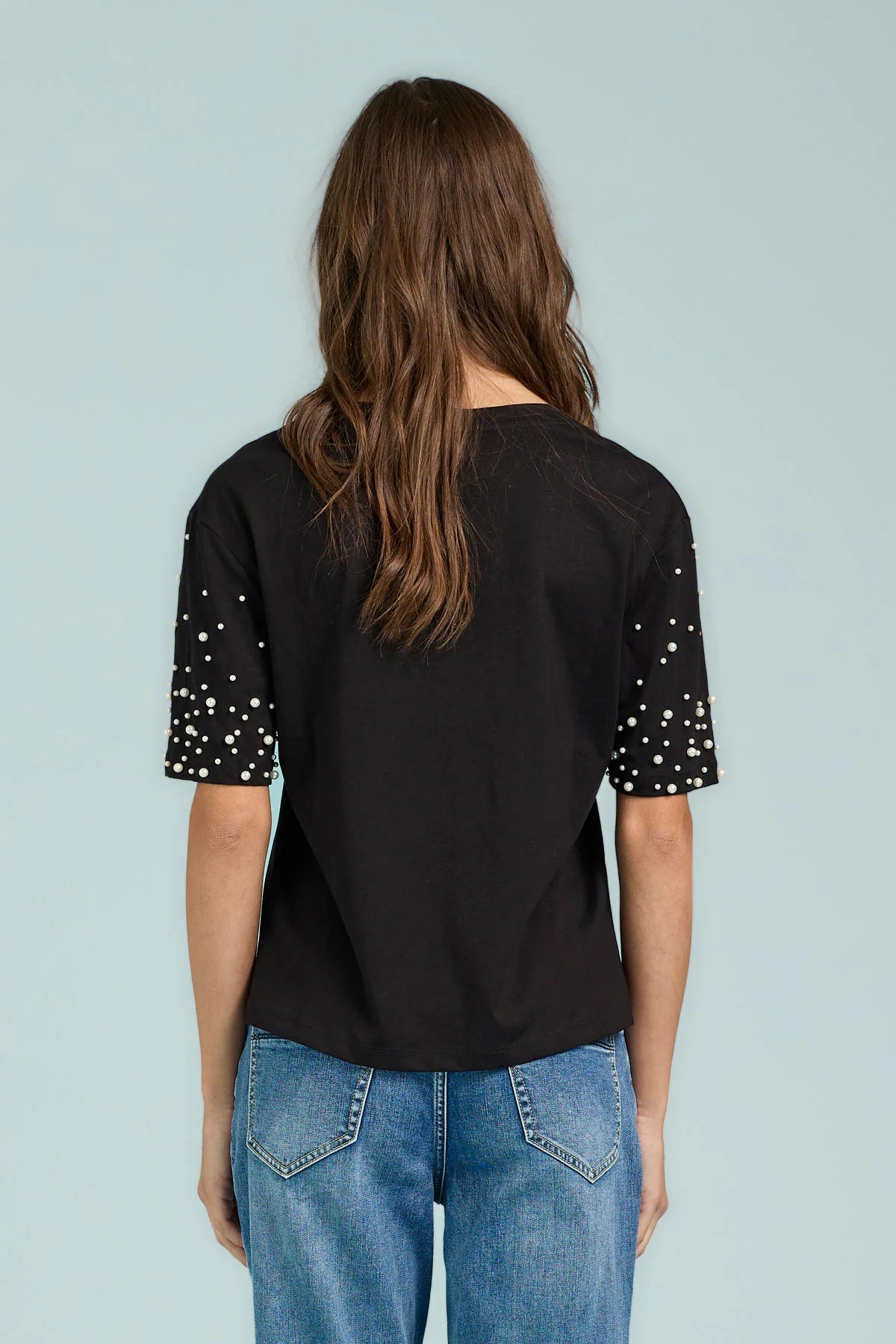 T-SHIRT SCOLLO A V CON PERLE SU MANICA Take Two