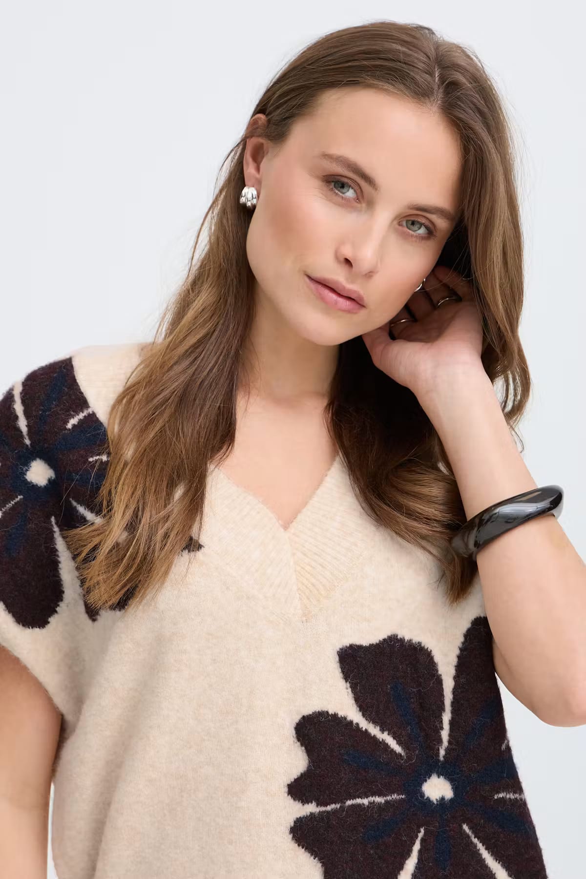 BYOMEA Slipover B.Young