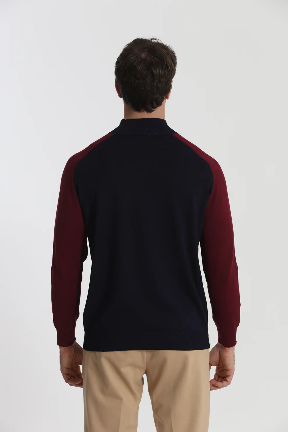 PULLOVER IN MAGLIA BICOLOR A MEZZO COLLO 7x8