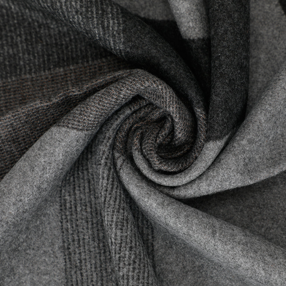 SCIARPA CON MOTIVO GEOMETRICO 7x8