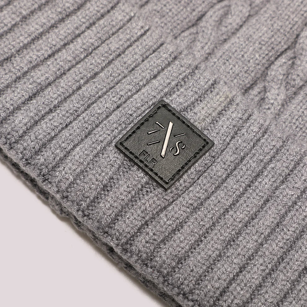 BERRETTO BASIC IN MAGLIA CON TRECCE 7x8