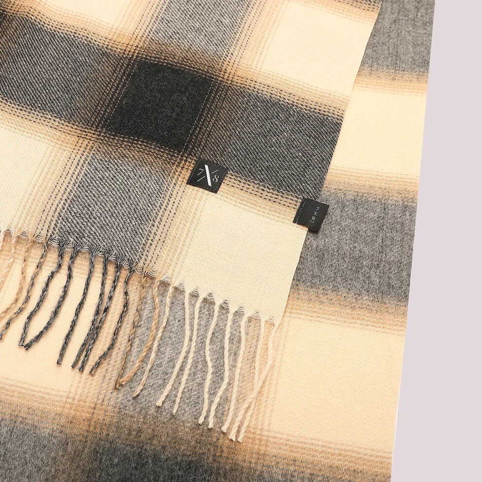 SCIARPA CON MOTIVO TARTAN E FRANGE 7X8