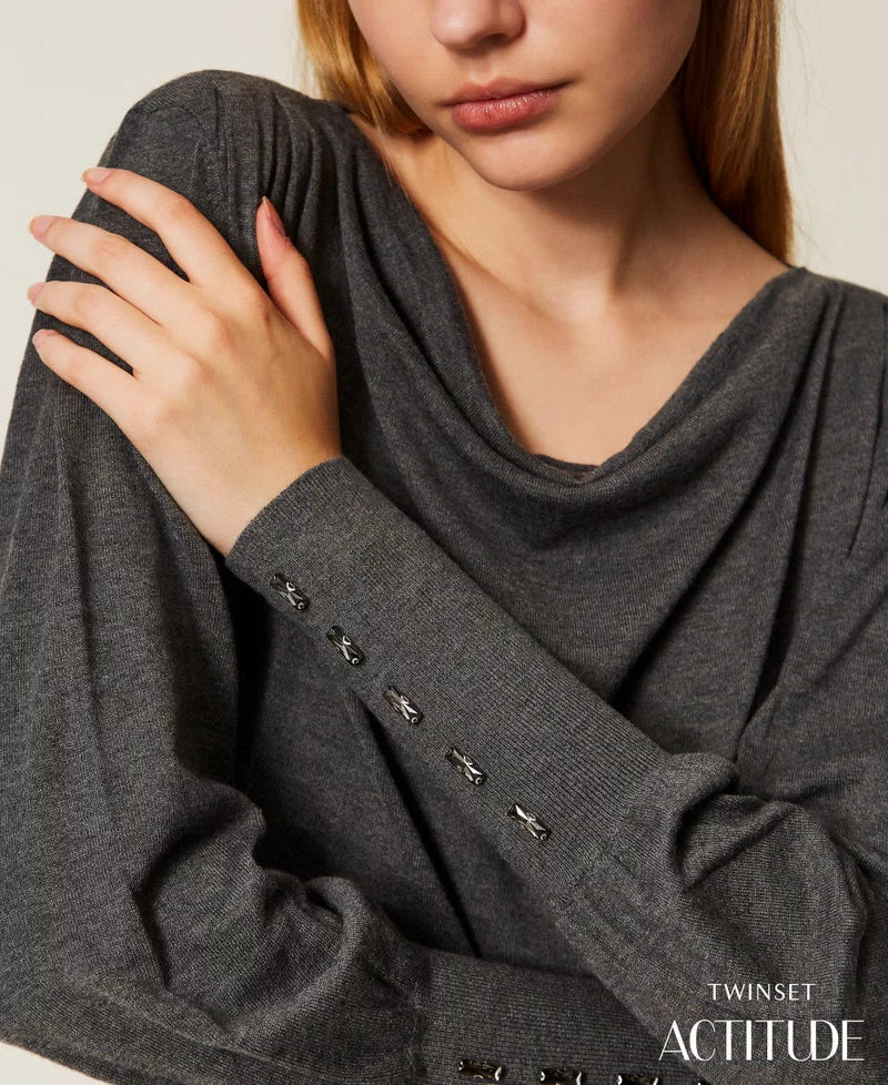 Maglia con drappeggio e ricami TWINSET