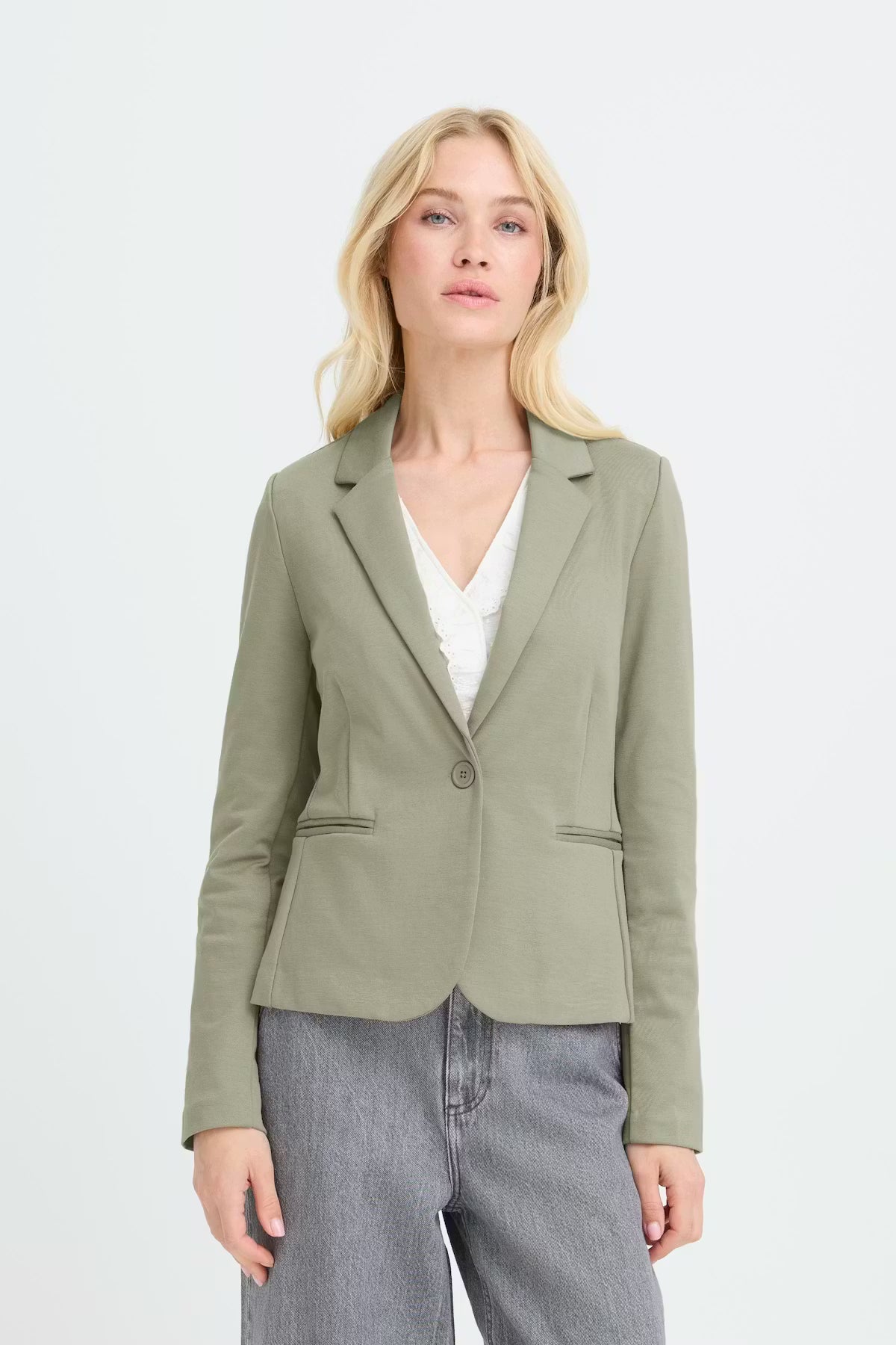 BYRizetta Blazer B.Young