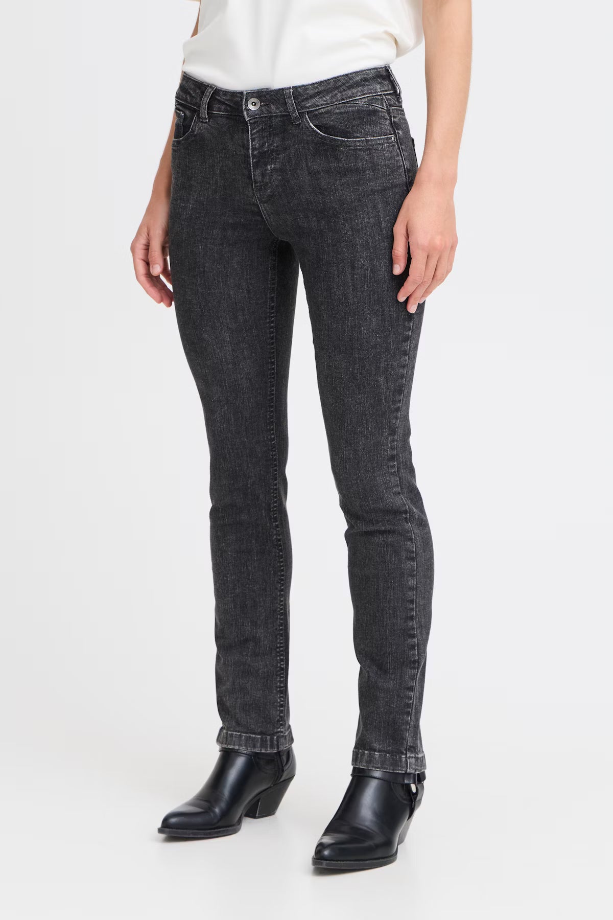 BYLUNI JEANS B.YOUNG