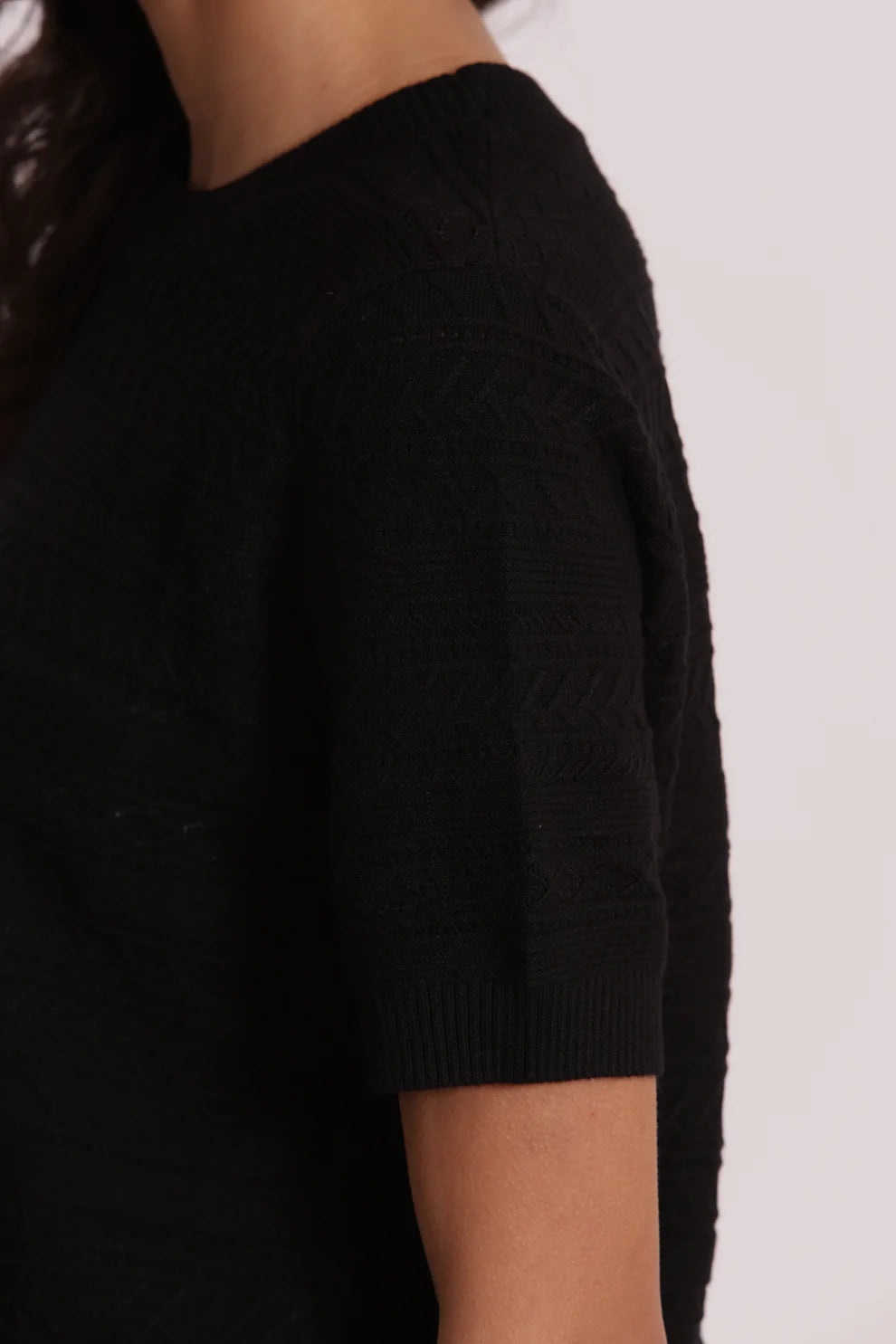 MAGLIA MANICHE CORTE TRAFORATO MIMI-MUA