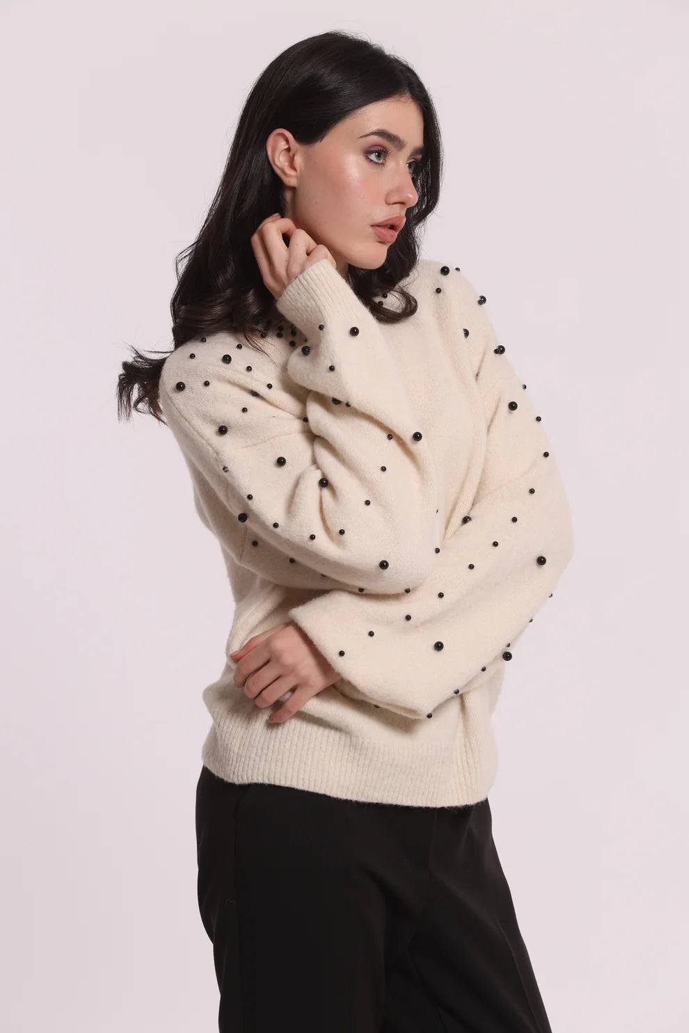 MAGLIA SCOLLO TONDO CON PERLE MIMI-MUA