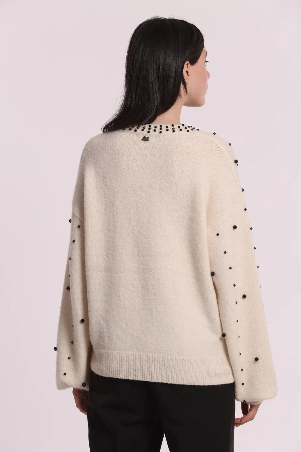 MAGLIA SCOLLO TONDO CON PERLE MIMI-MUA