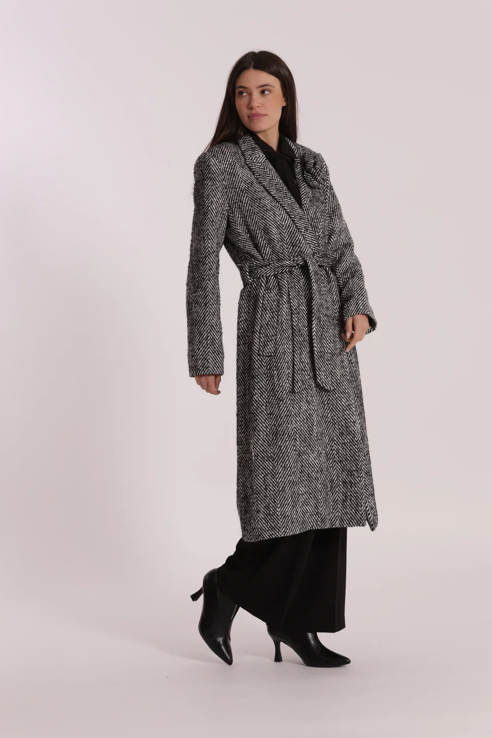 CAPPOTTO LUNGO SPIGATO CON FIORE SU COLLO MIMI-MUA