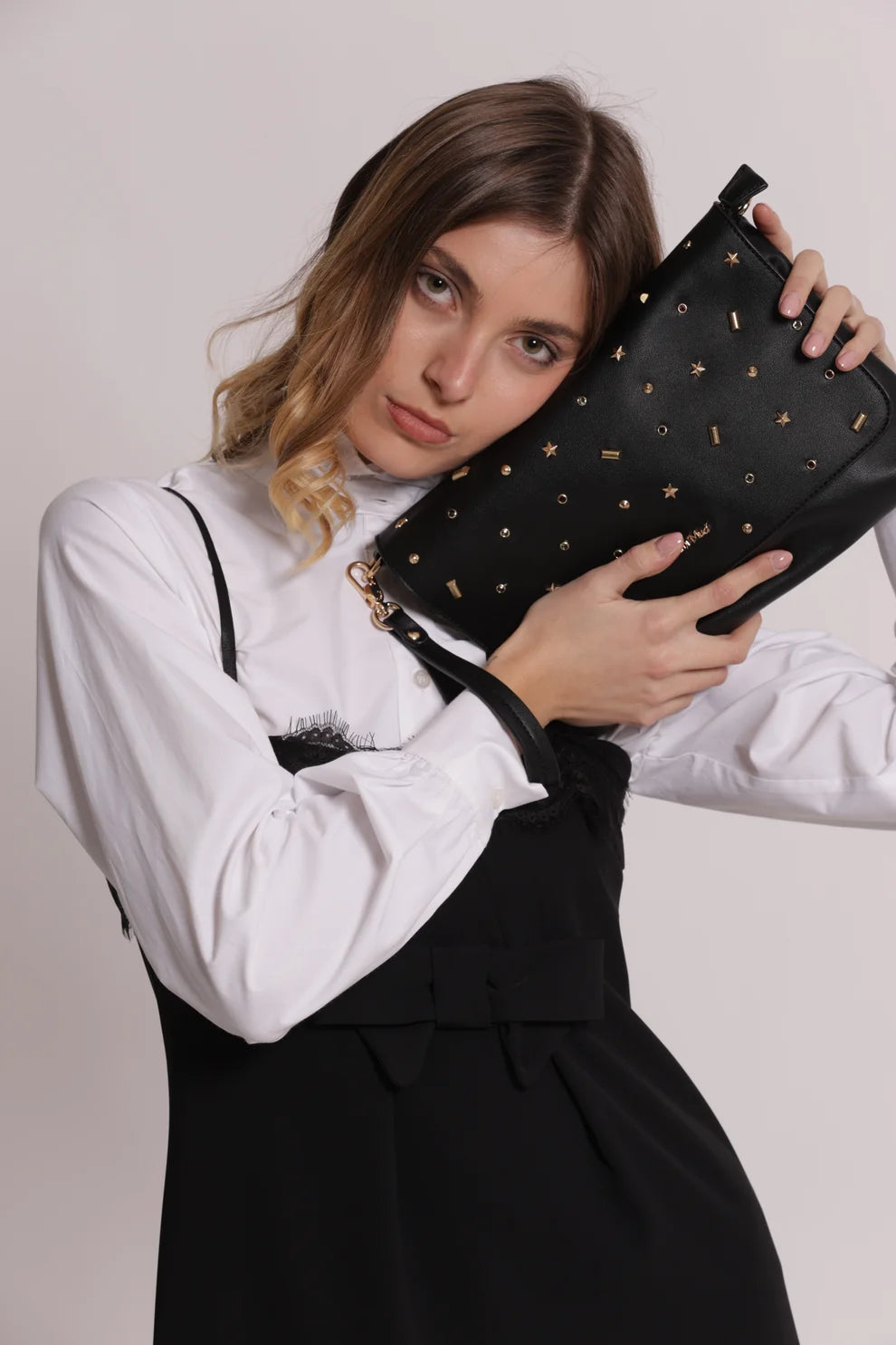 BORSA A BUSTA CON APPLICAZIONI COLORATE MIMI-MUA
