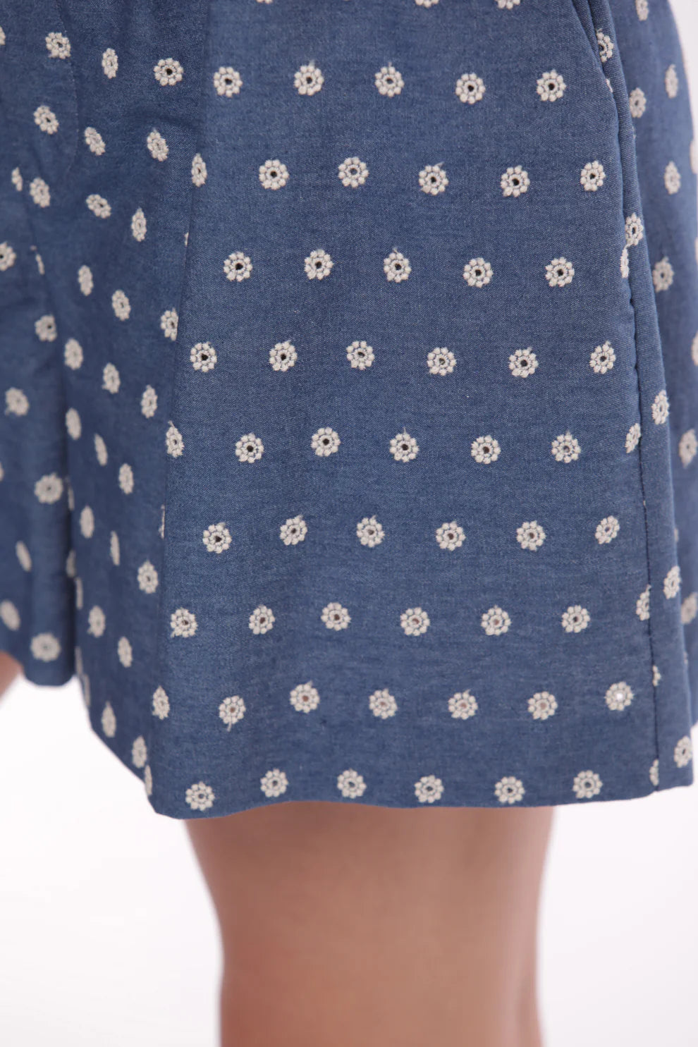 PANTALONE SHORT IN CHAMBRAY RICAMATO MIMI-MUA