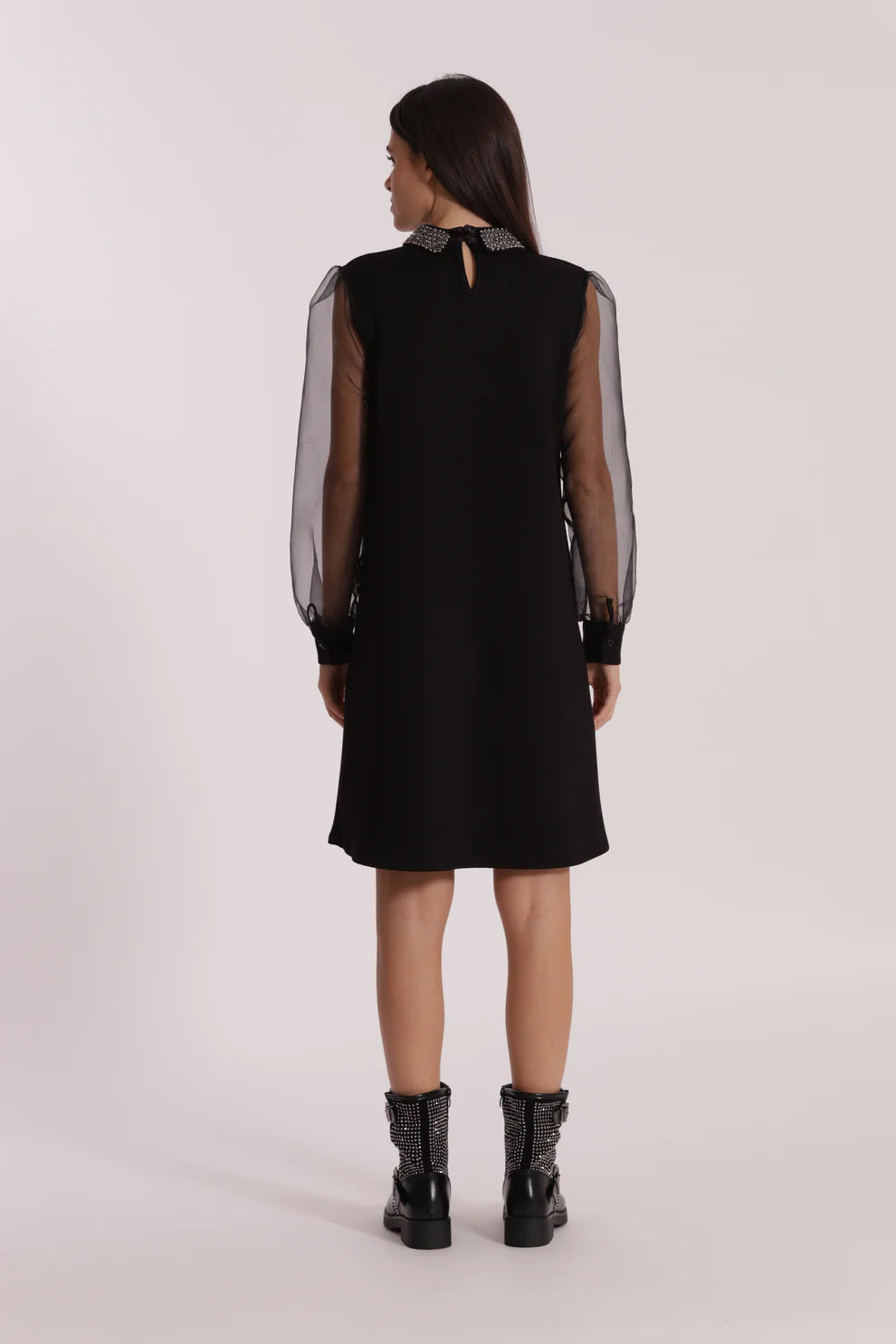 ABITO CORTO CON MANICHE IN ORGANZA E COLLETTO RICAMATO MIMI-MUA