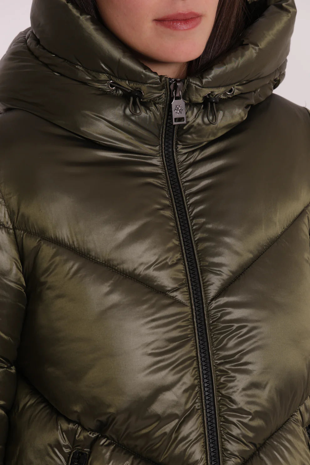 PIUMINO CORTO CON CAPPUCCIO TRAMA GEOMETRICA MIMI-MUA