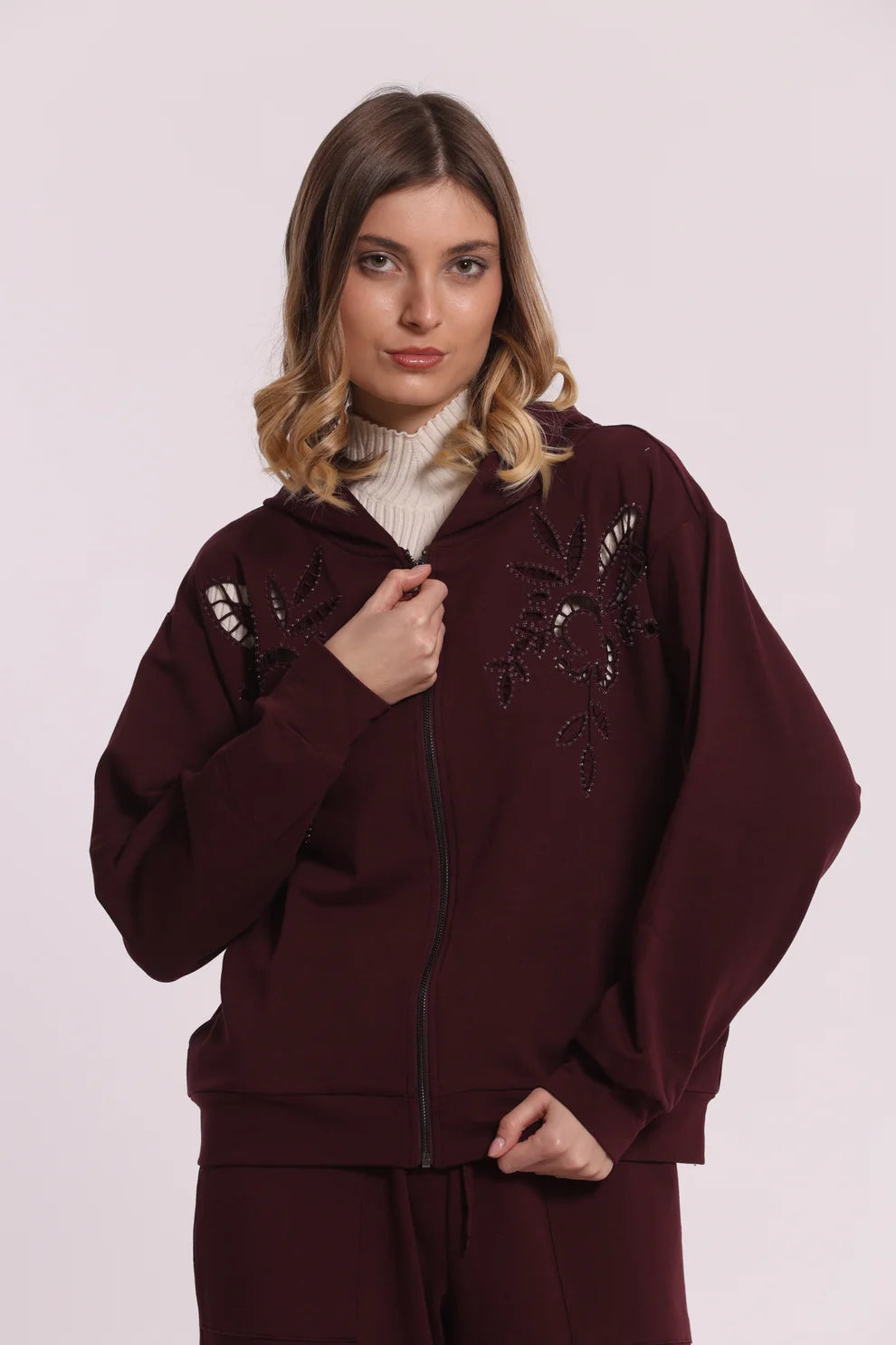 FELPA CON ZIP DETTAGLI TRAFORATI E STRASS MIMI-MUA