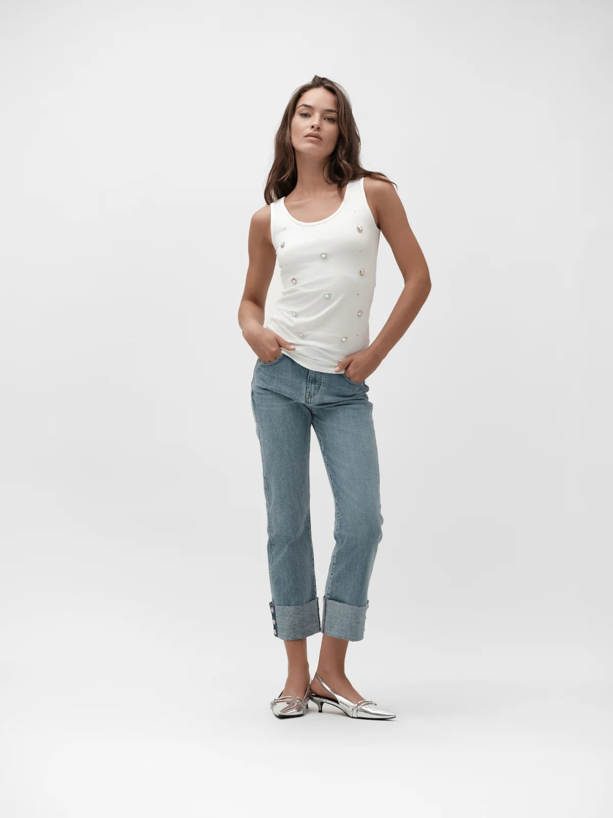 MARY – JEANS CON RISVOLTO E BOTTONI GIOIELLO WHITE WISE