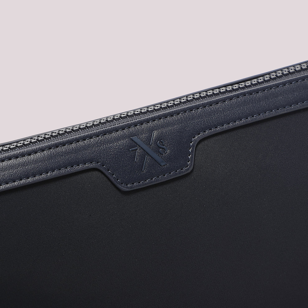 POCHETTE IN NYLON IN TINTA UNITA 7x8