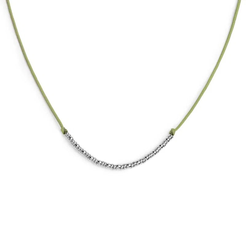 Collana cordino con sfere e rondelle al centro Marlù