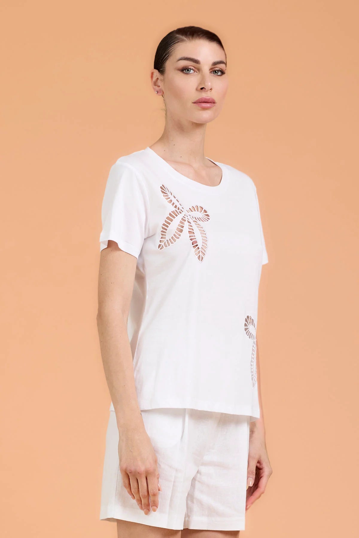 T-SHIRT CON CUT OUT FARFALLA Take Two