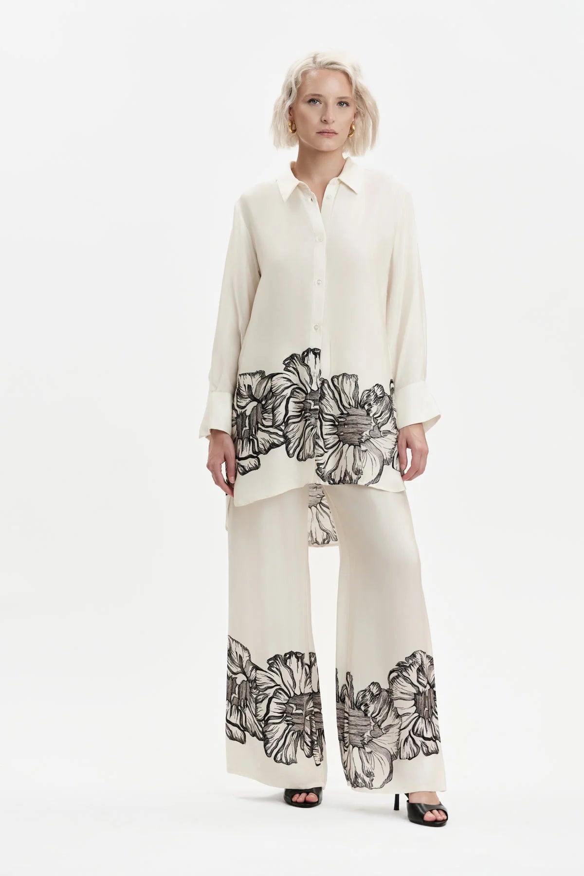 PANTALONE IN RASO CON STAMPA FLOREALE WHITE WISE