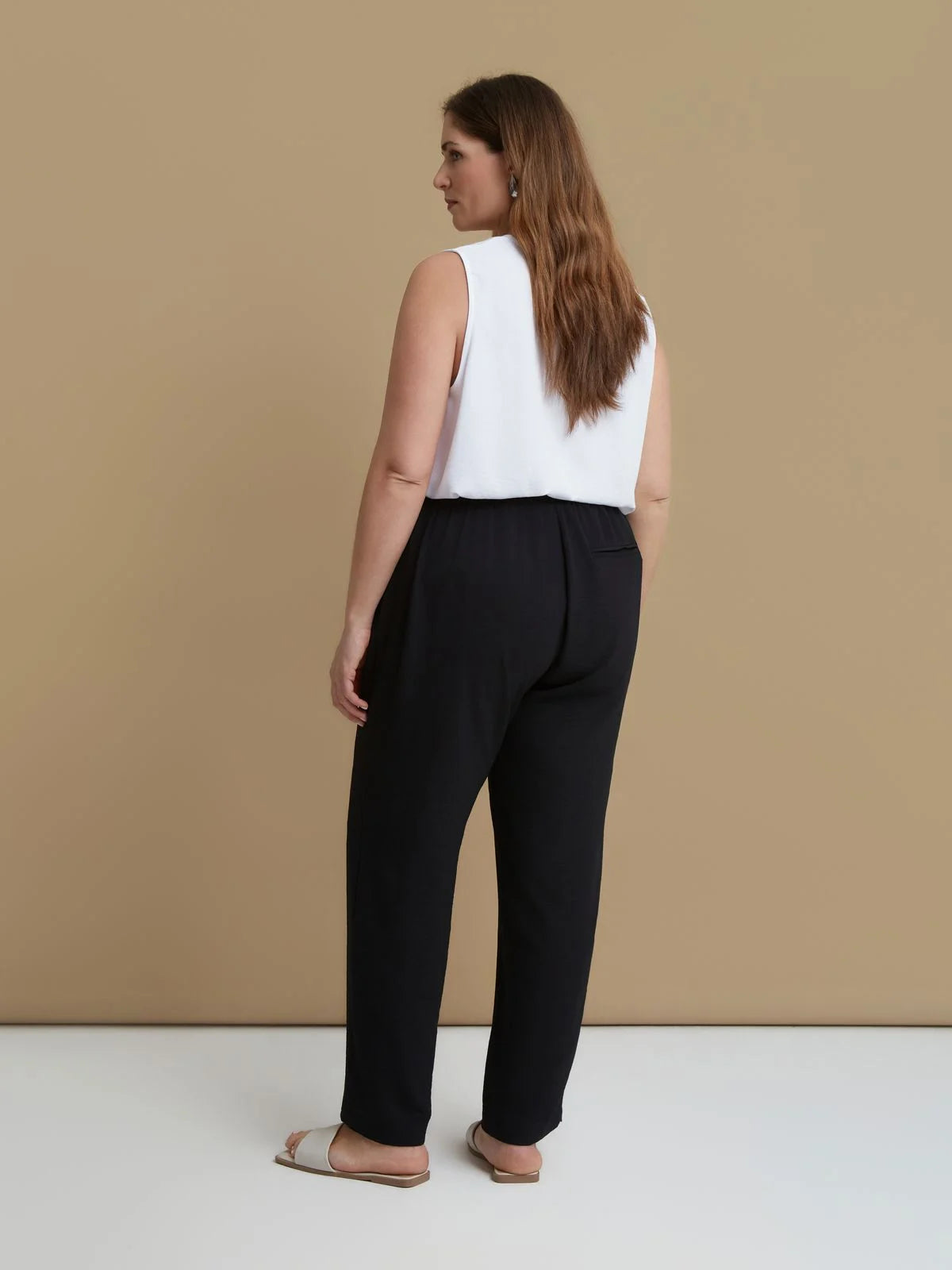 Pantaloni a gamba affusolata in crêpe Mat