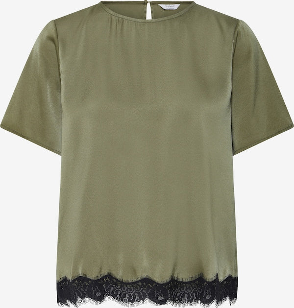 Blusa B.Young