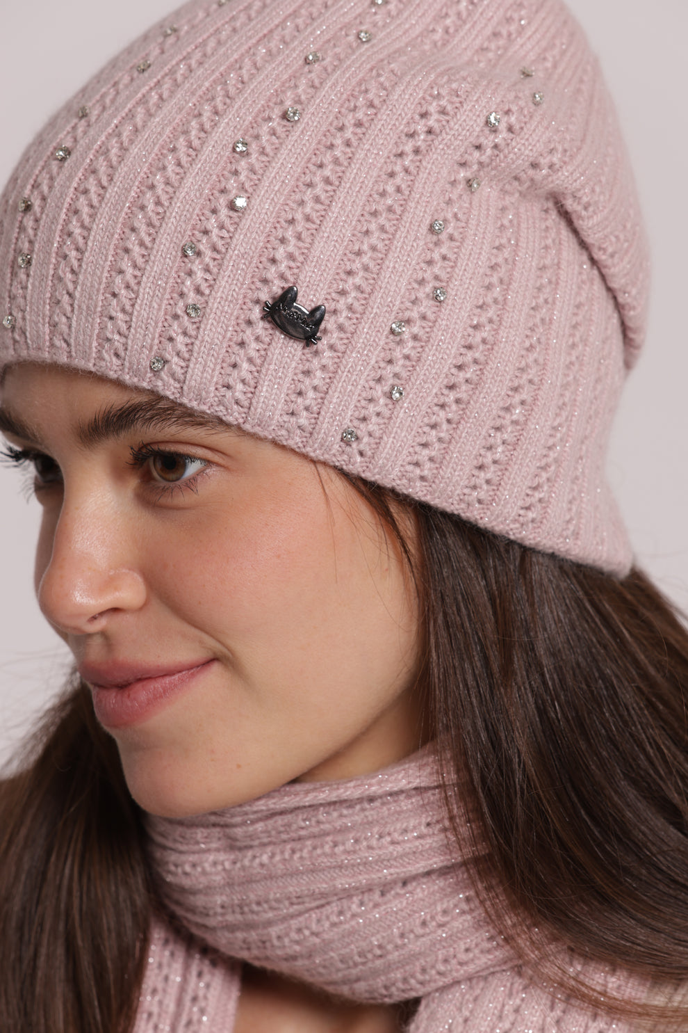 BERRETTO CON PICCOLE TRECCE CON STRASS MIMI-MUA