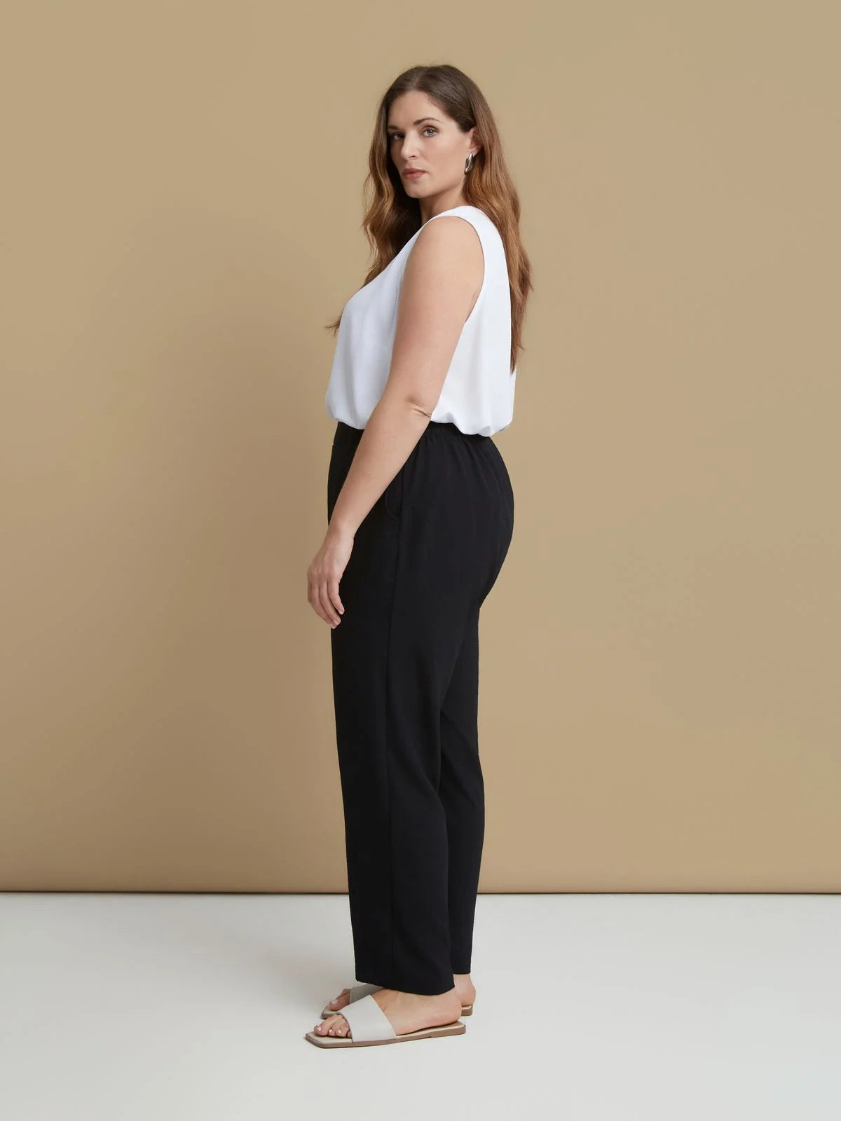 Pantaloni a gamba affusolata in crêpe Mat