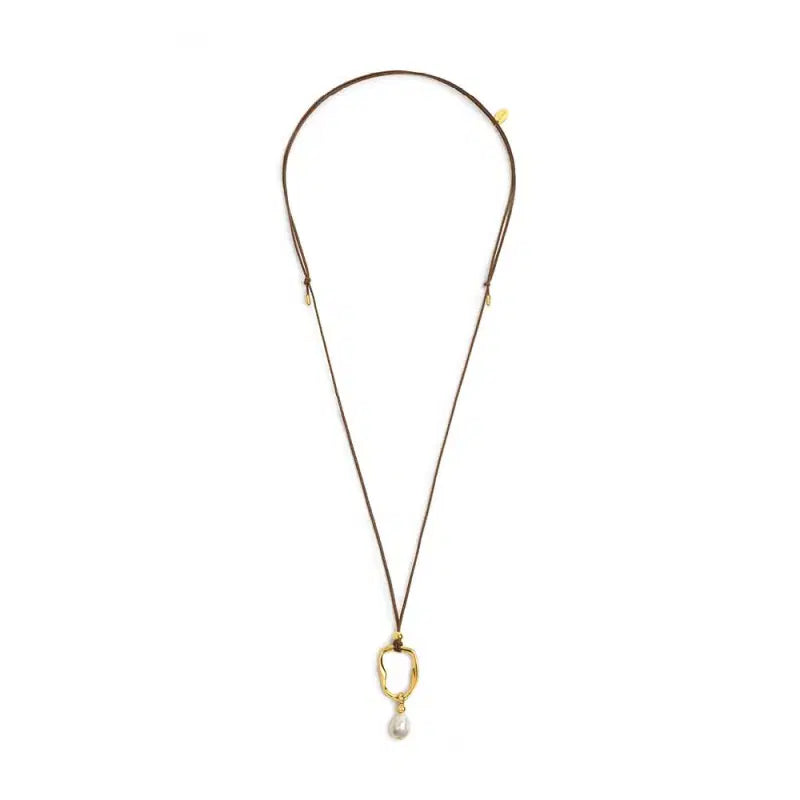 Collana cordino con pendente a forma organica con perla Marlù