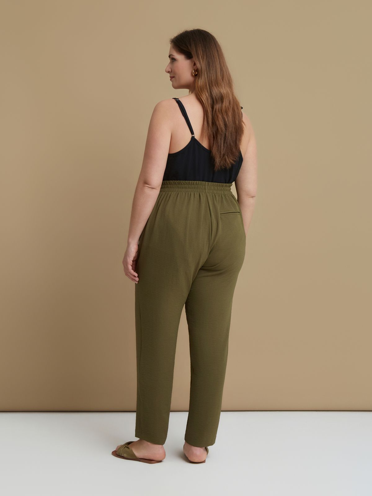 Pantaloni a gamba affusolata in crêpe Mat