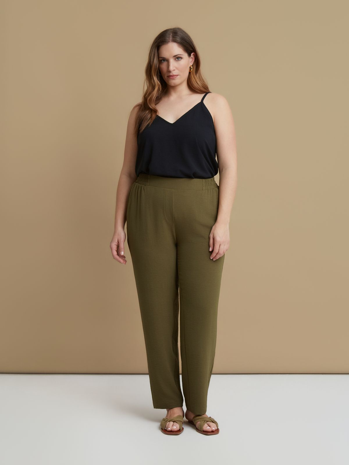 Pantaloni a gamba affusolata in crêpe Mat