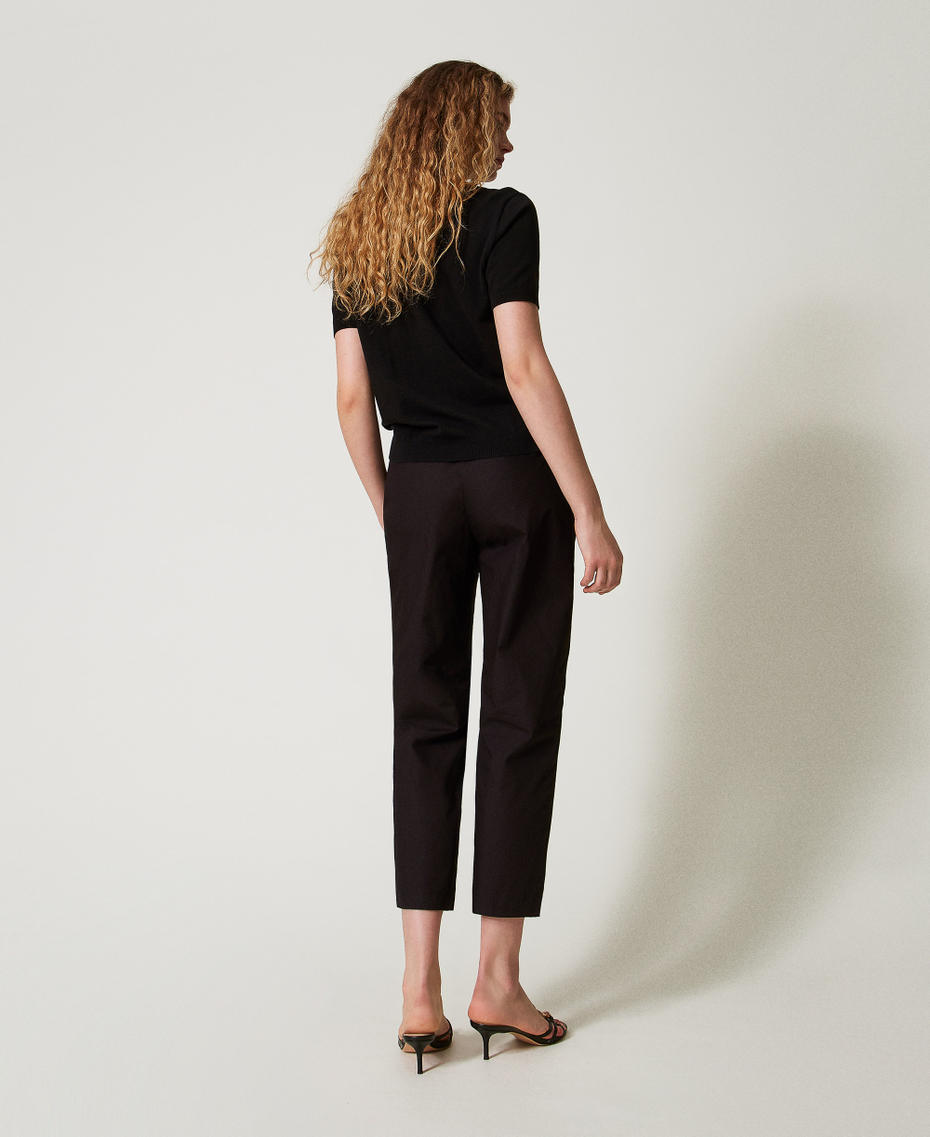 Pantaloni chino con ricamo a fiori Twinset