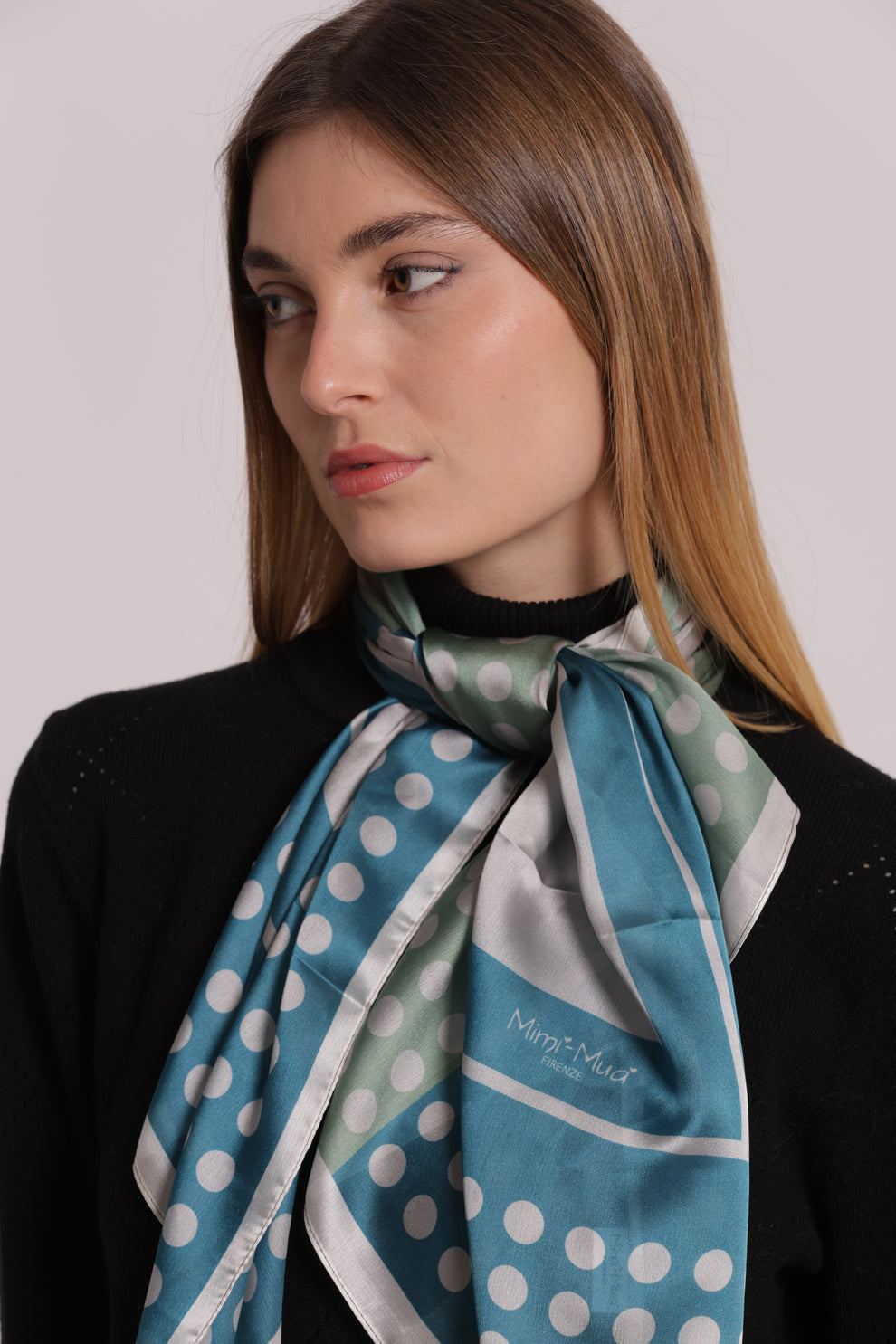FOULARD CON CORNICE A PALLINI (90X90 cm) MIMI-MUA