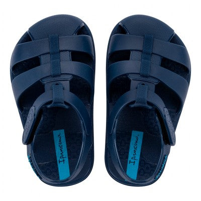 Ipanema barefoot baby